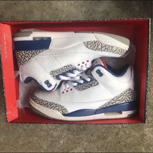 True blue jordan 3s size 9.5
